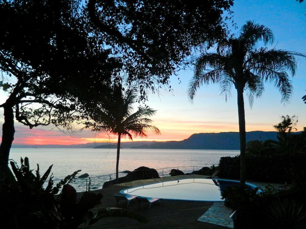 Sol-Lua Bangalo Com Uso Exclusivo Da Piscina Villa Илябела Екстериор снимка